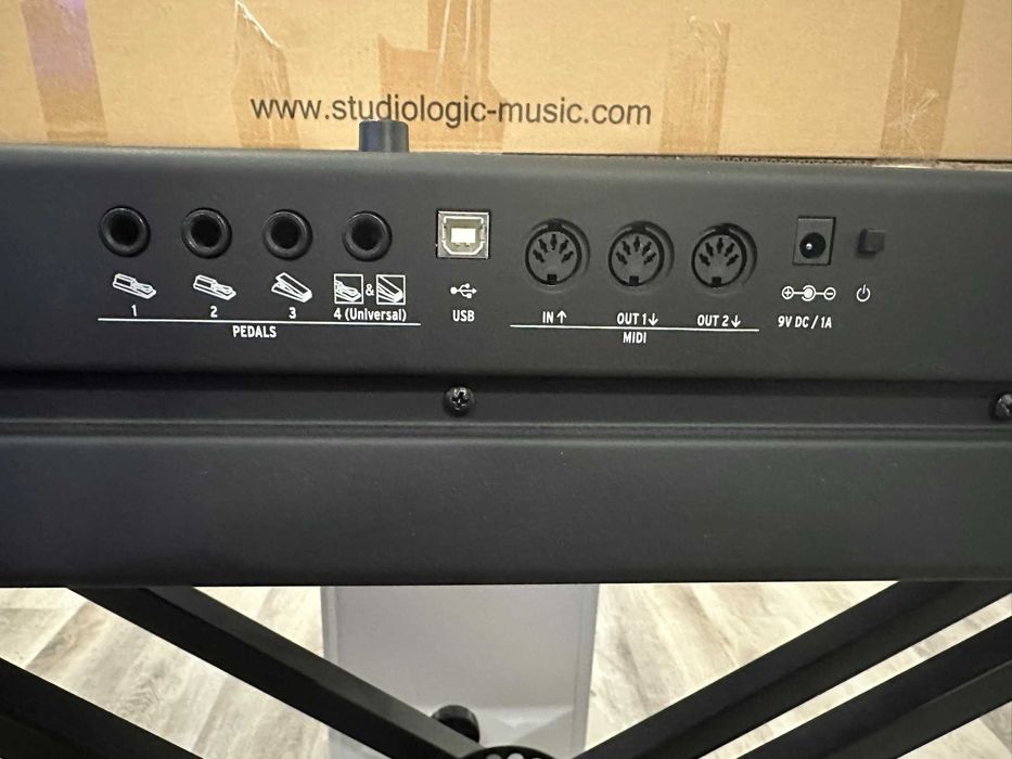 # Impecável! Controlador Studiologic SL73 Studio Novo, Garantia #