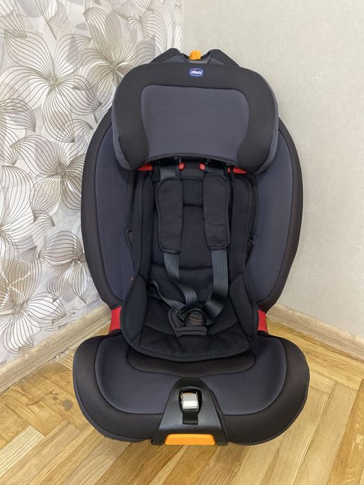 Автокрісло Chicco Gro-Up (9-36 кг) — Надійне та зручне!