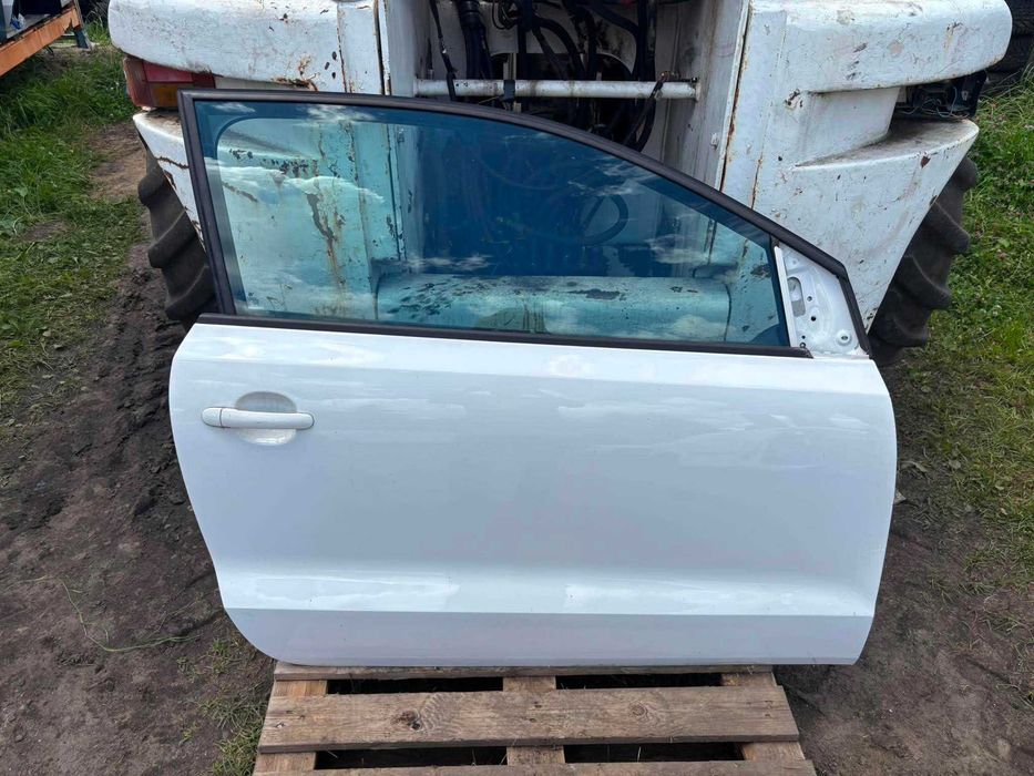 Vw Volkswagen Polo 6r drzwi prawe 3D kompletne kpl białe