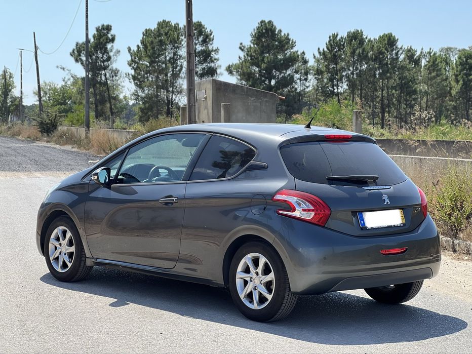 Peugeot 208 1.4 2012