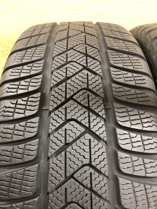 Зимові шини 215/40 R18 (89V) PIRELLI