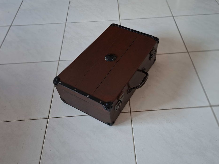 Bela Mala de madeira artesanal, vintage, para diversos usos