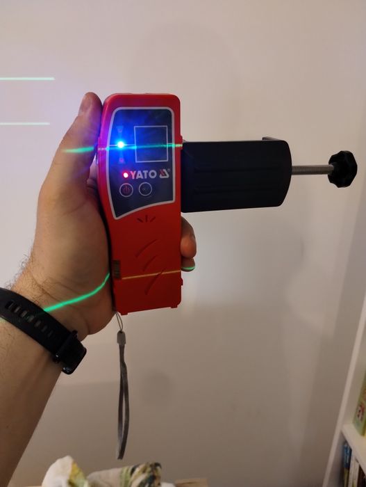 Laserowy niwelator