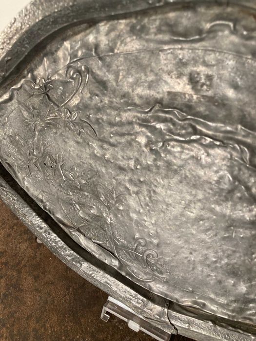 Francuska taca do koktajli w stylu secesyjnym