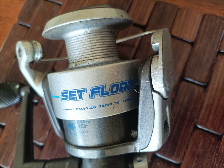 Kołowrotek wędkarski set float