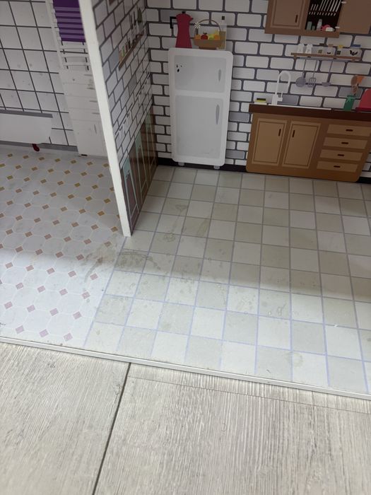 Sprzedam domek dla lalek Barbie – w bardzo dobrym stanie