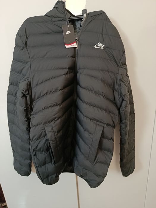 Nowa kurtka zimowa  z logo Nike rozmiar L