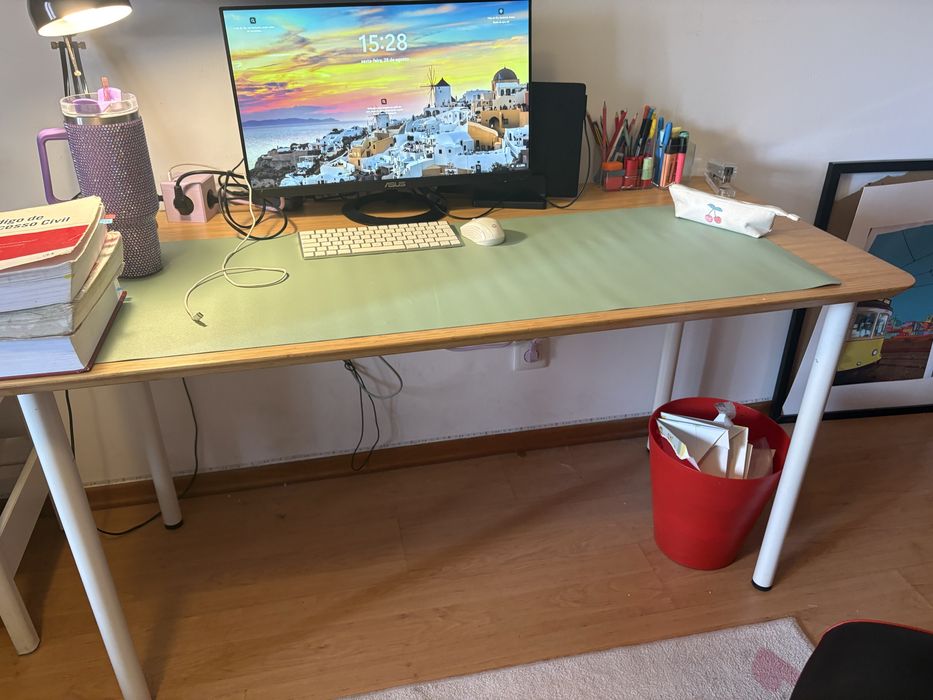 Secretária grande IKEA
