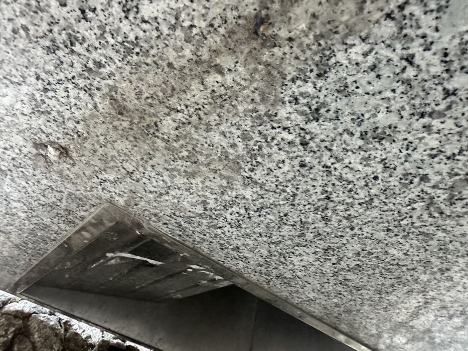 Placa em Granito com recorte da pia