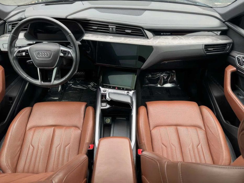 Audi e-tron S Premium Plus quattro Sportback      2023