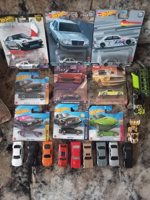 Продам усю свою колекцію машинок Хотвілс