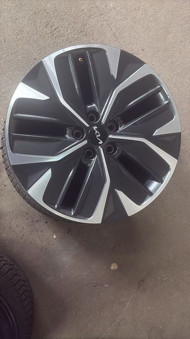 19 cali – 4 oryginalne felgi aluminiowe Kia EV6 bicolor TPMS