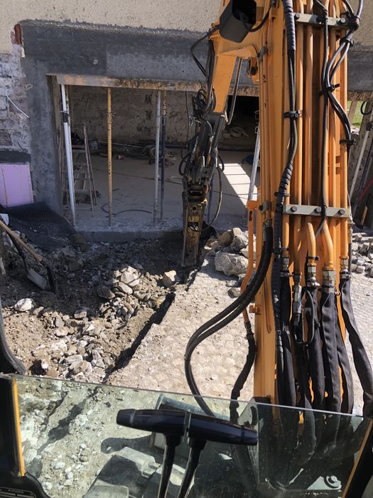 Usługi koparką , młot hydrauliczny kucie