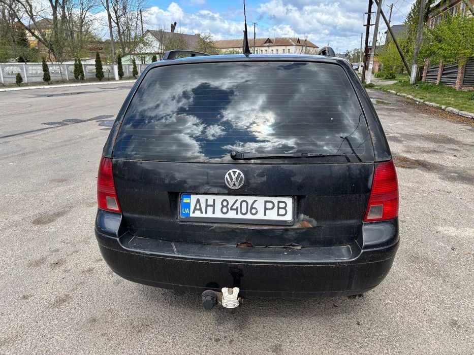 Авто golf 4 дизель 1,9 (військовим, бо ввезено через фонд)