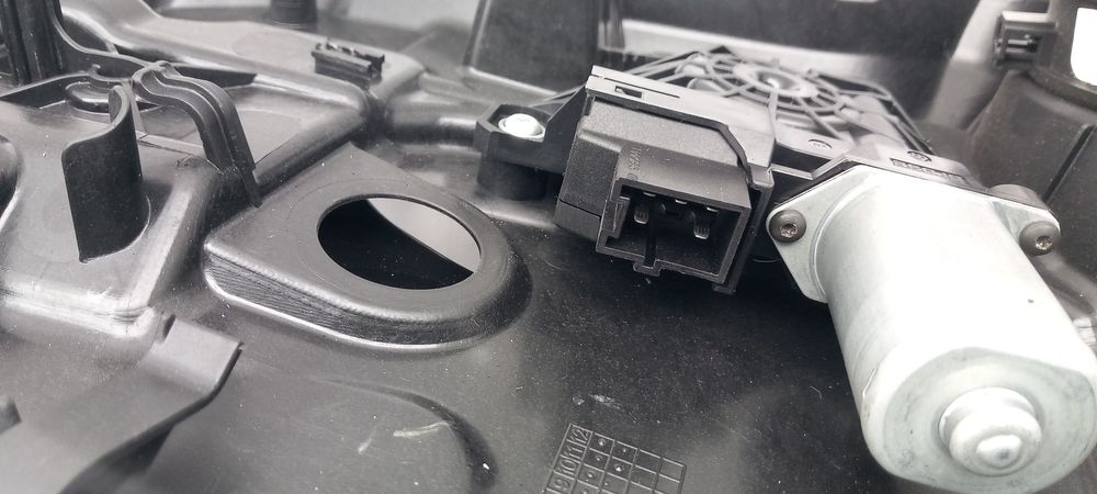 Elevador vidros trás esquerdo MERCEDES-BENZ GLA (X156)