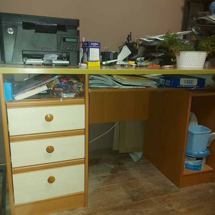 Стіл комп'ютерний робочий шкільний класика