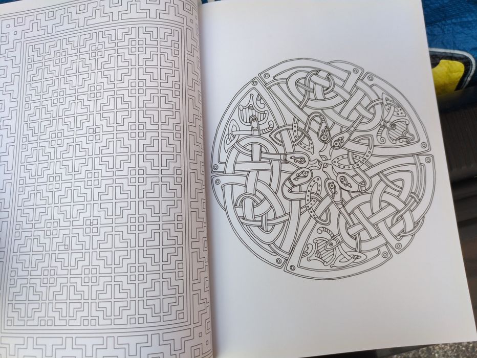 Arte Celta Arte-Terapia 100 desenhos para colorir