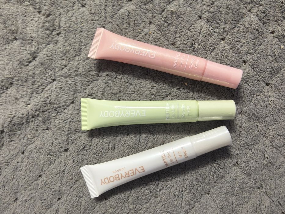 Zestaw trzech błyszczyków every body