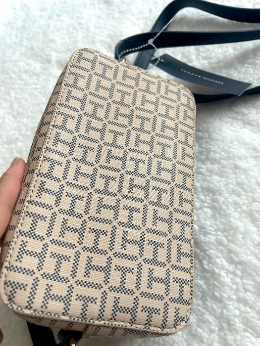 Tommy Hilfiger torebka na ramie