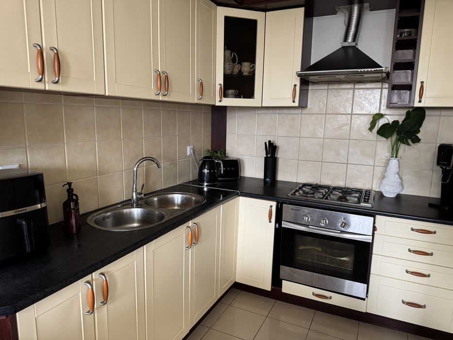 kuchnia wraz ze sprzętem