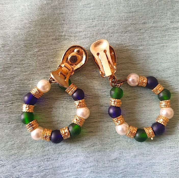 Brincos com pérolas e vidro de Murano