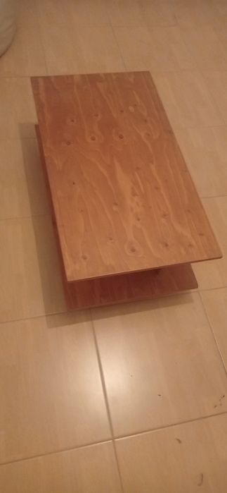 Mesa de centro em madeira