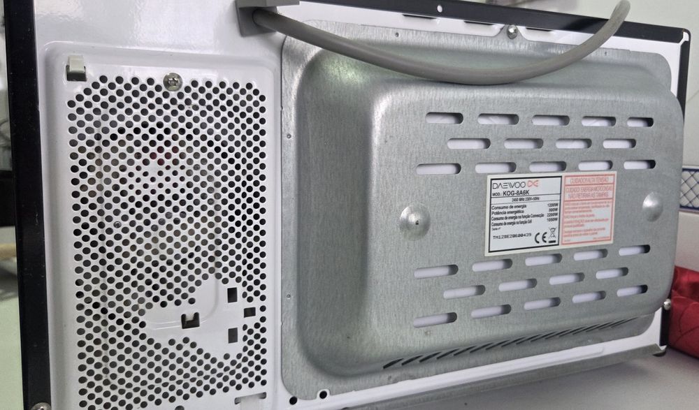 Microondas Daewoo 23 Litros preto + GRILL