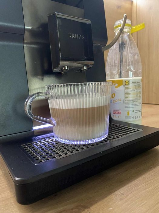 Ekspres ciśnieniowy do kawy Krups Intuition Preference+ EA875 jak nowy