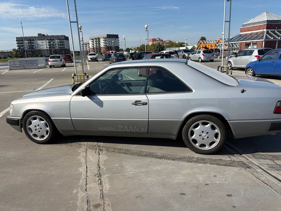 Mercedes-Benz W124 (1984-1993) Mercedes-Benz 300 (W124 Cuope 1988r)
