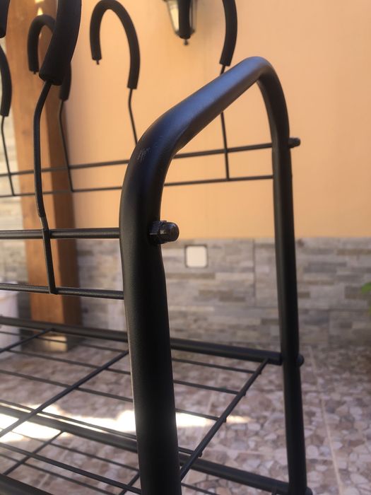 Sapateira em ferro preto como NOVA
