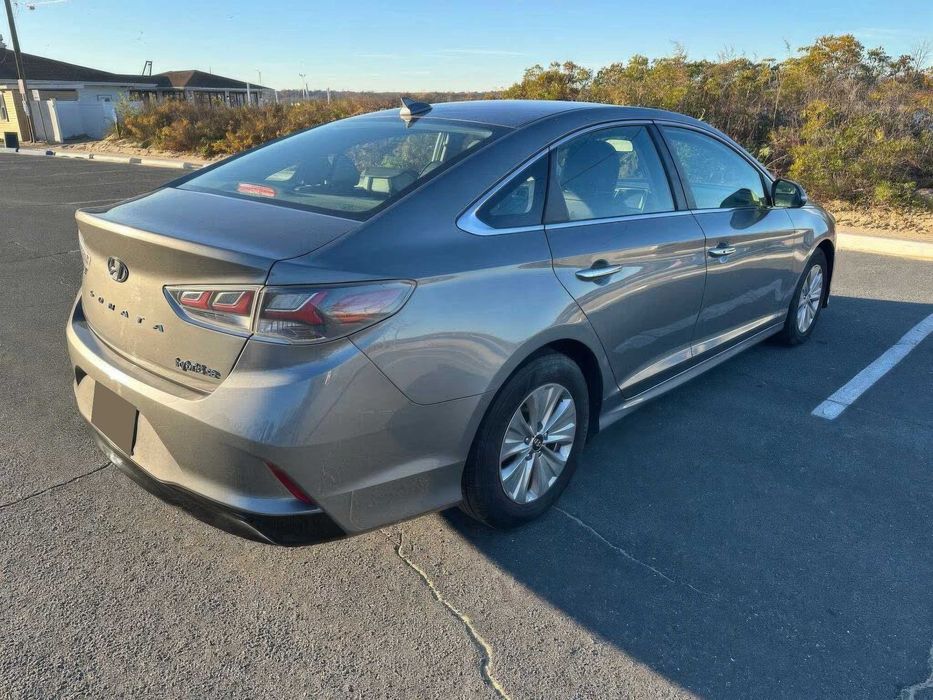 Hyundai Sonata Hybrid Limited      2017