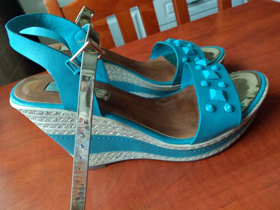 Sandały na koturnie  roz.36