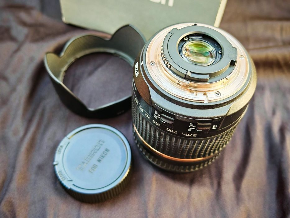 Objetiva Tamron 18-270mm Nikon