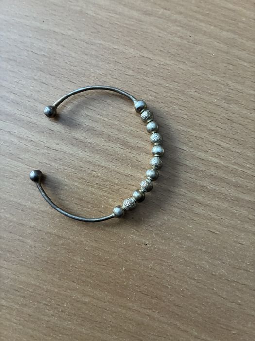 Біжутері, браслети, кольє