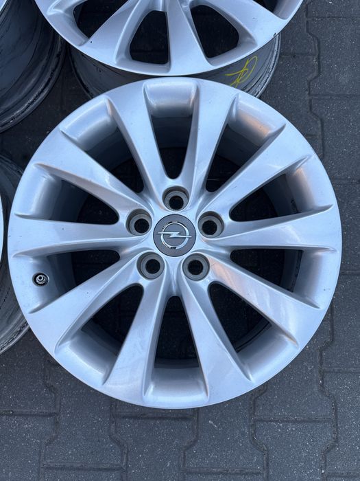 Felgi aluminiowe 18 cali 8J 5x120 et 42 Opel Insignia