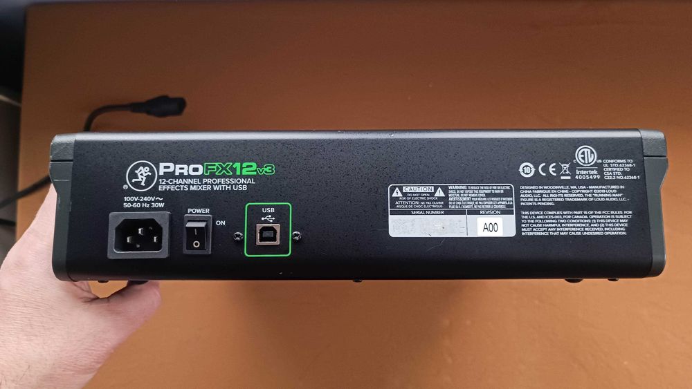 Мікшерний пульт MACKIE PROFX12V3