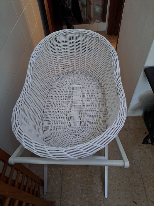 Berço de verga com dossel