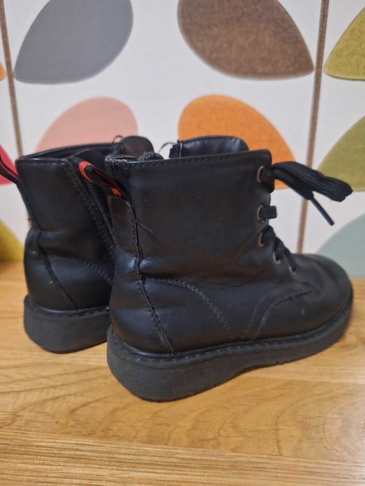 Jesienne buty sznurowane i z suwakiem czarne roz. 27