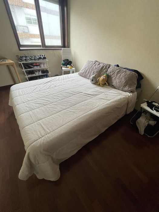 Cama de casal completa muy buena