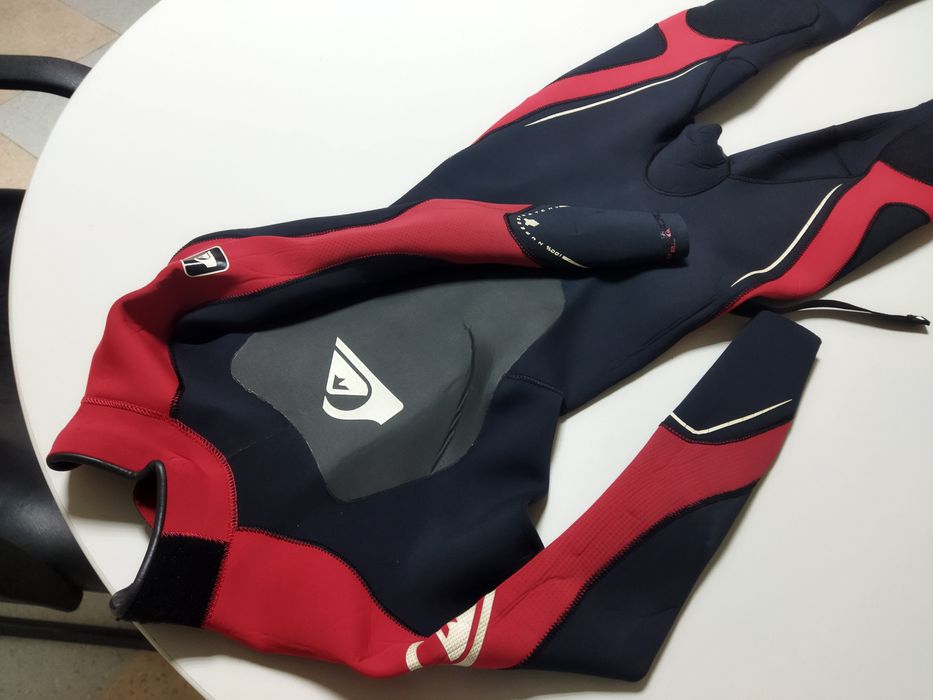 Fato de surf Quiksilver  3:2  10/11 anos