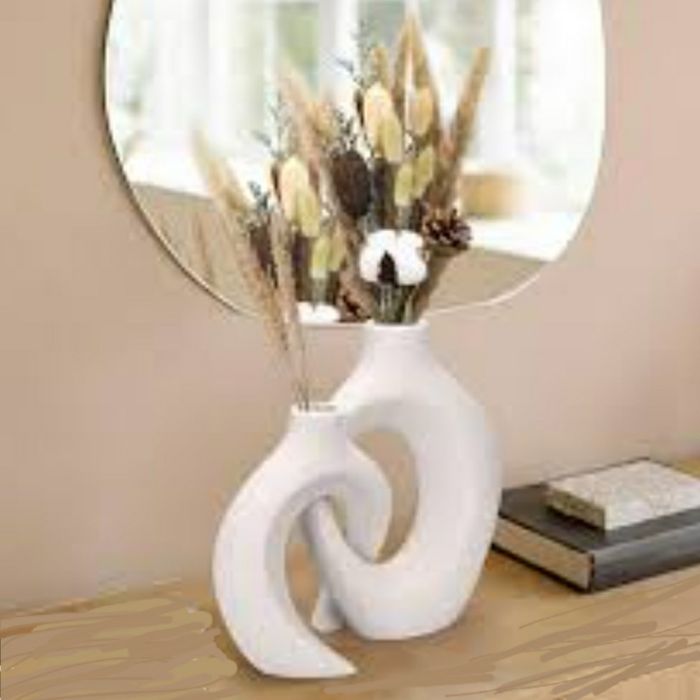 Jarras com design abstrato.