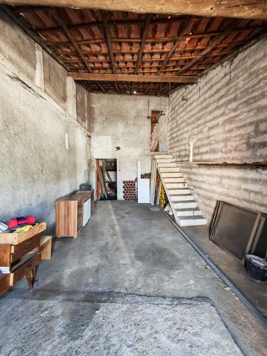 Garagem a venda condeixa