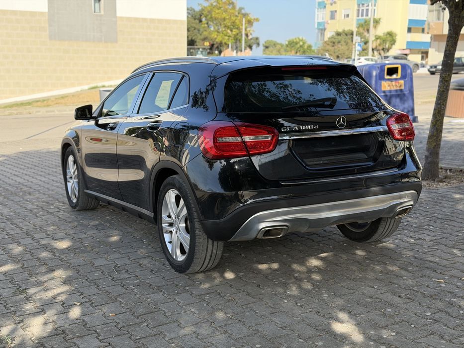 Mercedes-Benz GLA 180 d Urban foto 3