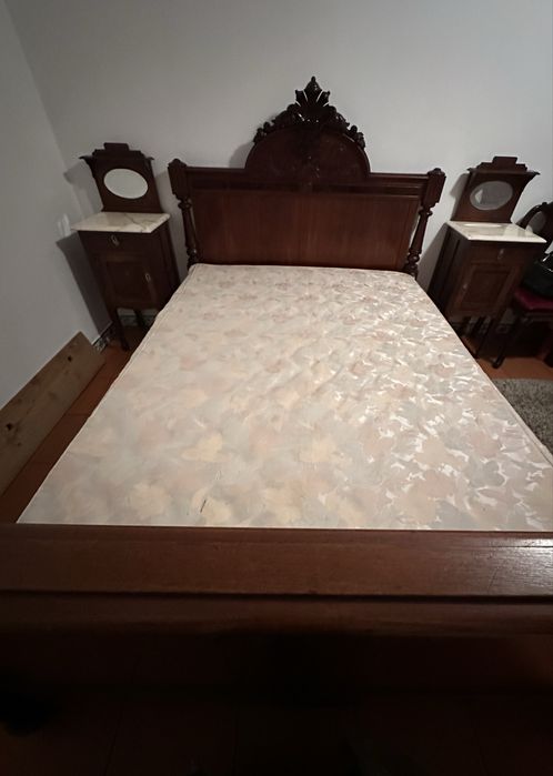 Mobília de quarto de casal antiga