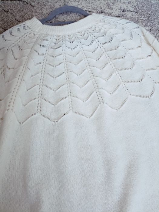 Sweter ekri  nowy