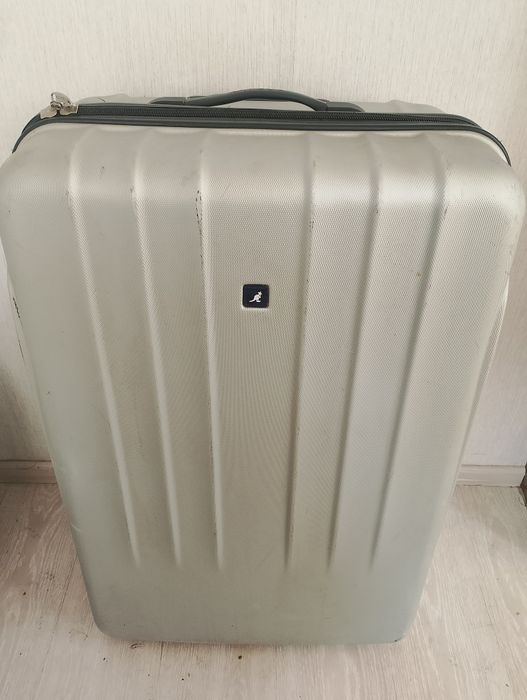 Большой чемодан CANGOL  с дефектом