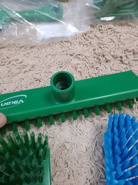 Щётка Vikan с подключением к воде, и другие. Оригинал.