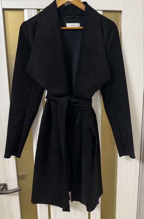 Тренч черный Reserved