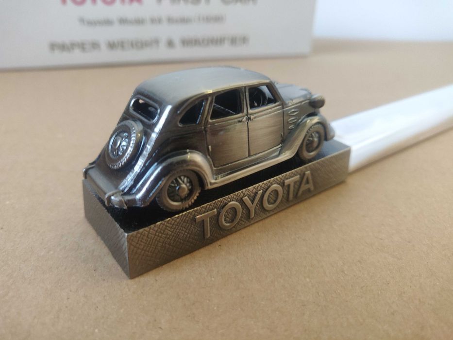 Peso de Papel e Lupa do Primeiro Carro da Toyota Model AA Sedan (1936)
