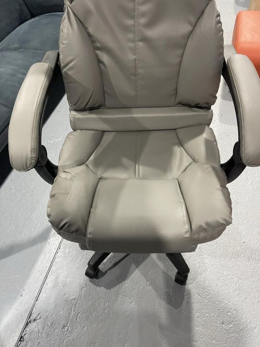 Офіне  крісло.